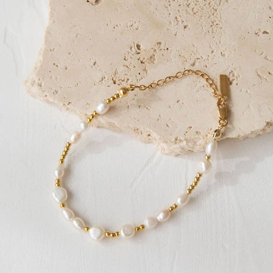 Wanderlust - Pearl Bracelet